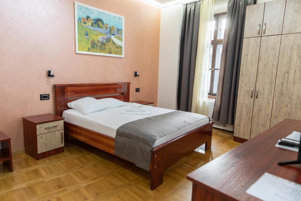 Hotel Kutko Pancevo Luaran gambar