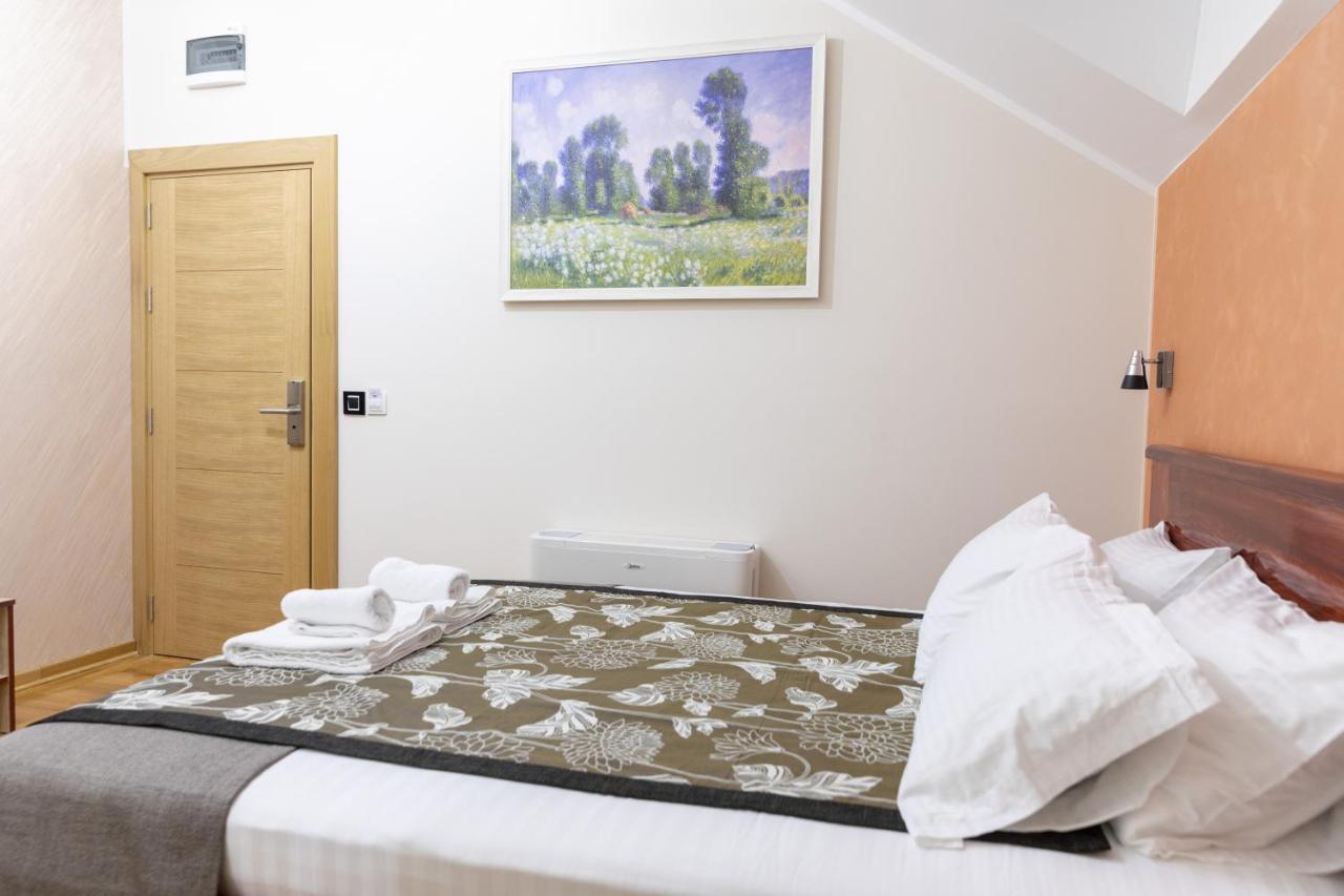 Hotel Kutko Pancevo Luaran gambar