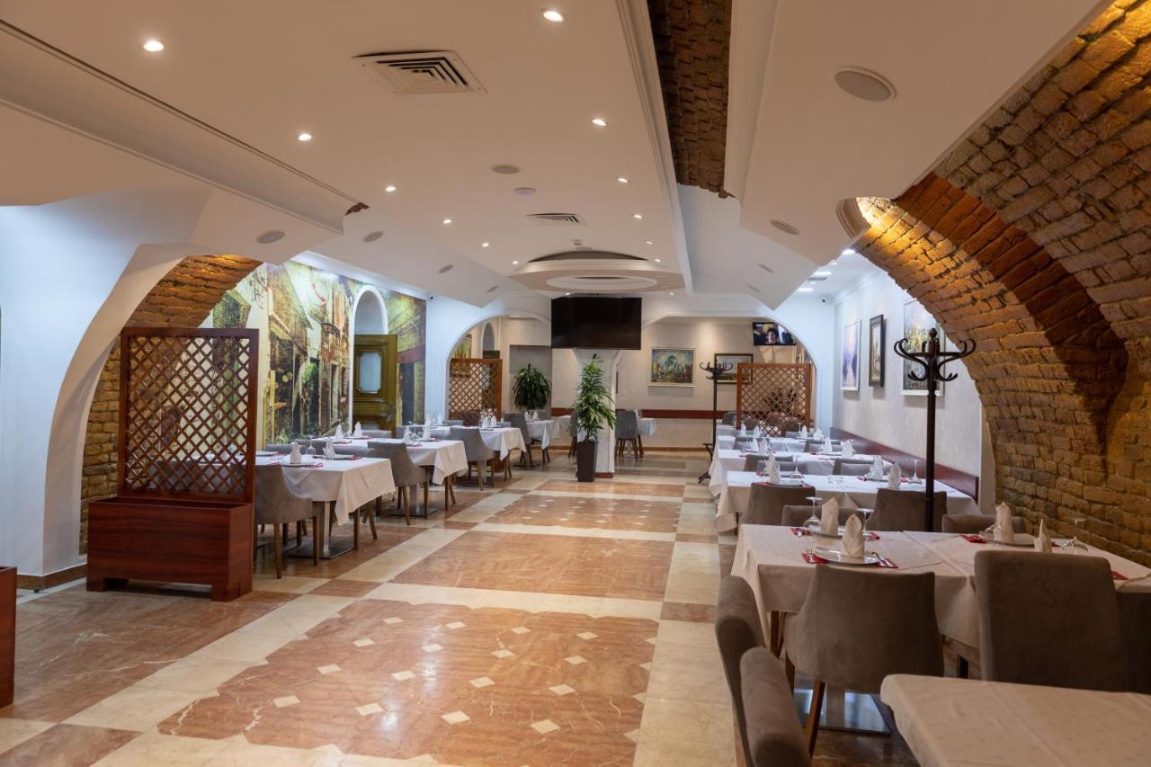 Hotel Kutko Pancevo Luaran gambar