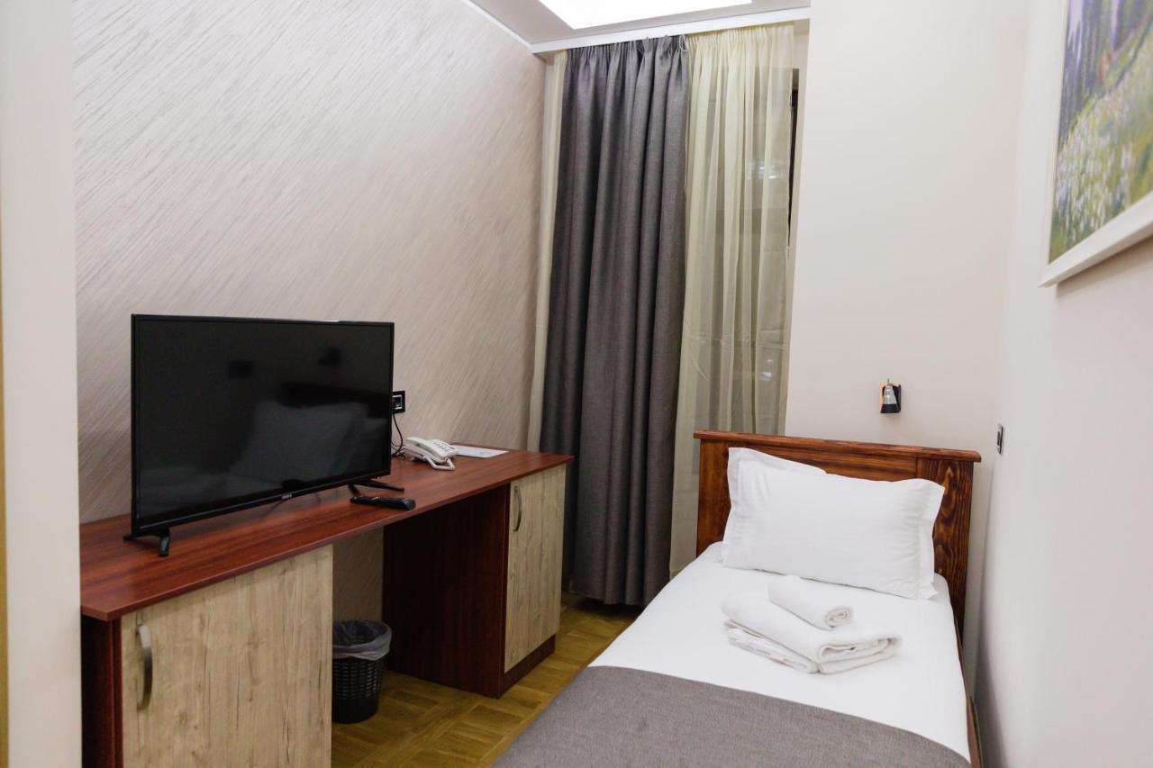 Hotel Kutko Pancevo Luaran gambar
