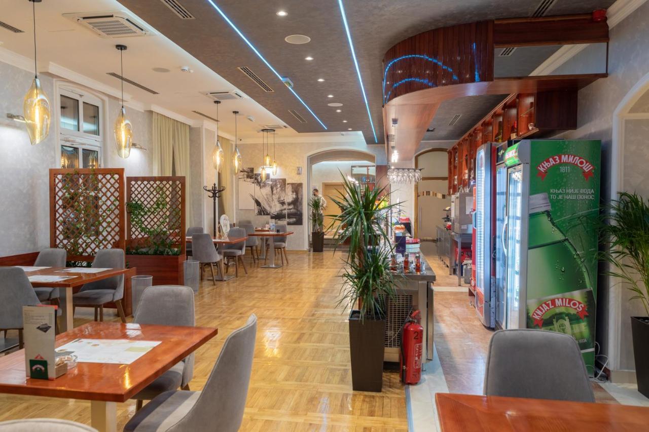 Hotel Kutko Pancevo Luaran gambar
